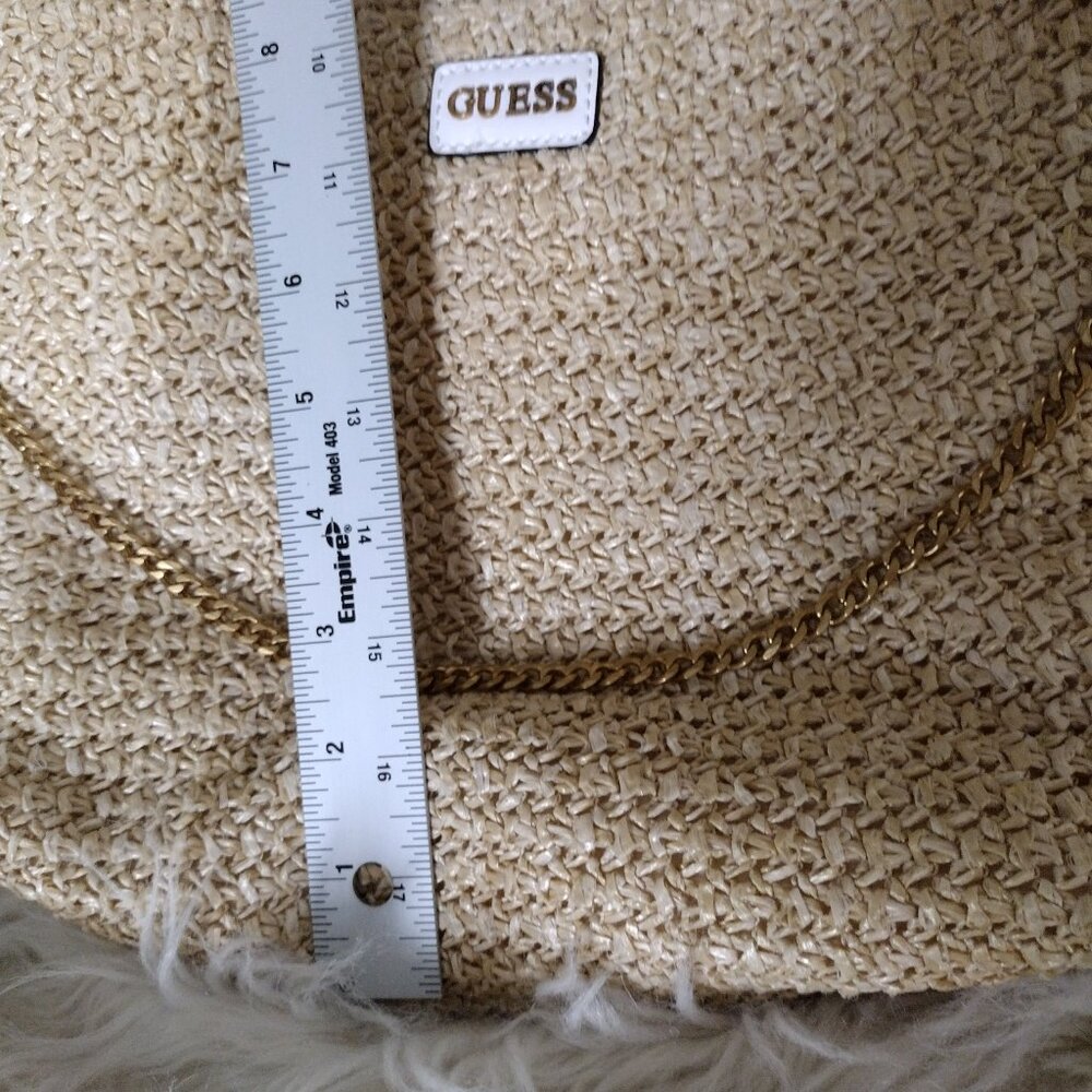 GUESS Woven Straw Shoulder Bag Beige Gold Chain Summer Clutch Resort Style - Picture 8 of 9